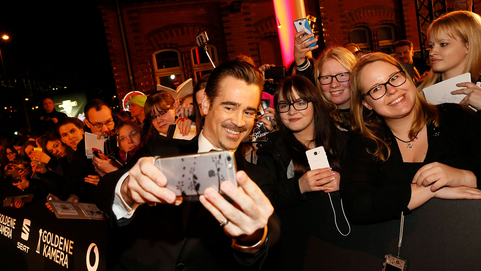 Colin Farrell with fans at the Golden Camera in Hamburg